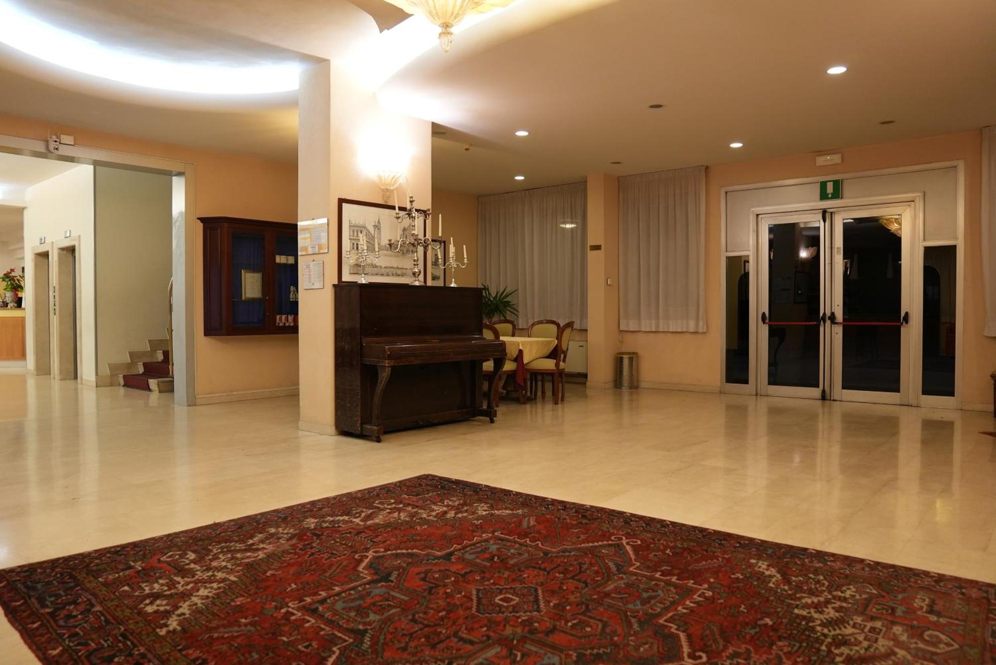 Hotel Albatros Mestre Exterior photo